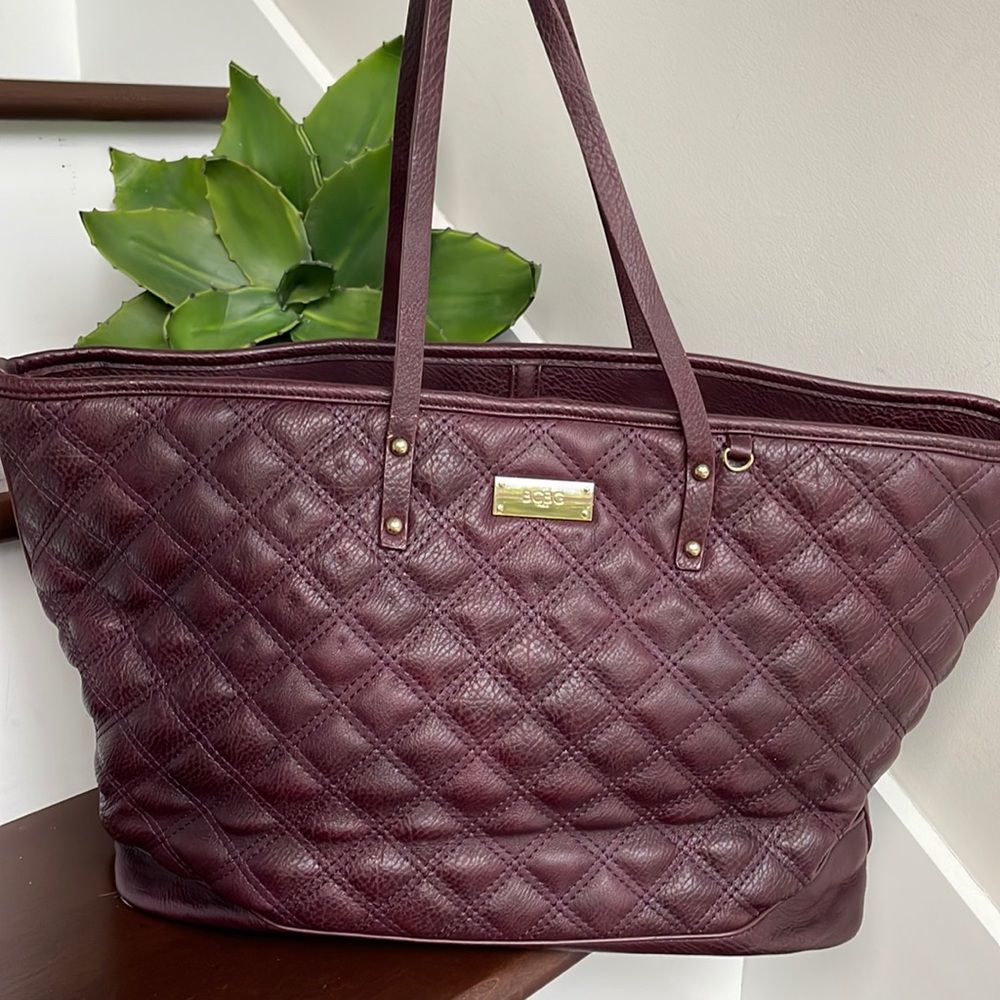 BCBG quilted plum colored tote bag handbag purse like new messenger laptop